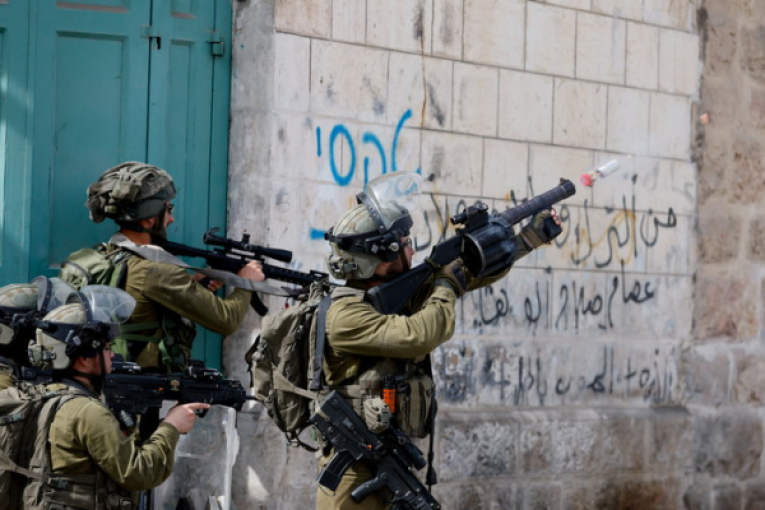 مقتل ضابط إسرائيلي واستشهاد فلسطينيين اثنين باشتباكات شمال جنين