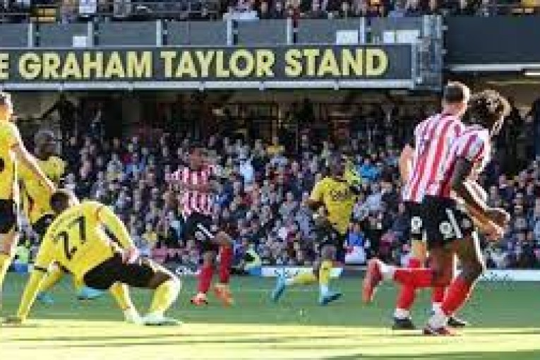 أندية إنجلترا تدرس اللعب نهاراً لتوفير فواتير الطاقة