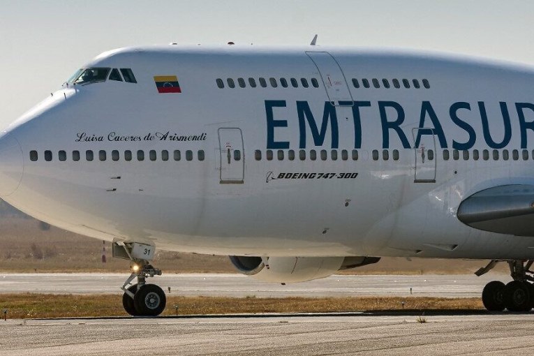 الأرجنتين.. السماح بمغادرة 11 من طاقم طائرة فنزويلية على صلة بإيران