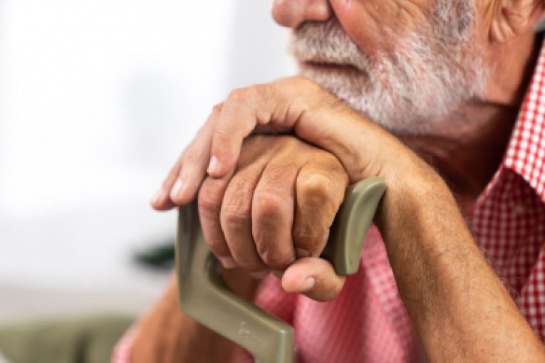 وزارة الأسرة تشرع في مراجعة الأطر القانونية المنظمة لقطاع كبار السن