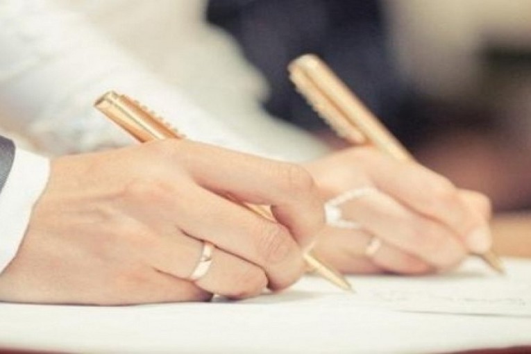 تراجع بـ33% في عقود الزواج خلال السنوات الخمس الأخيرة