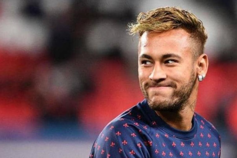 تهم احتيال تطارد نيمار على خلفية انتقاله إلى برشلونة