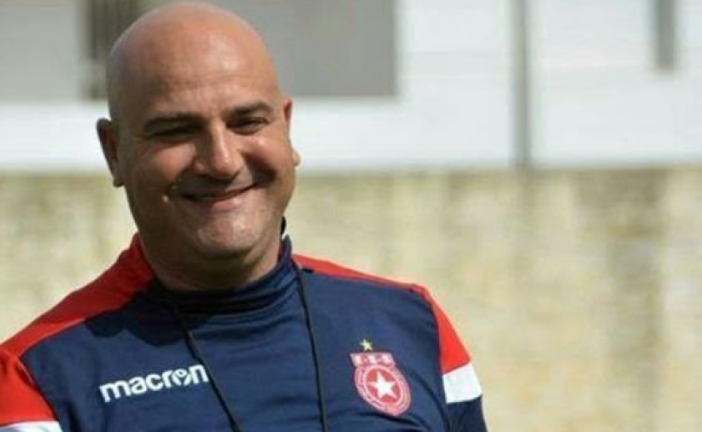 الكاف يجمّد نشاط المدرب التونسي رفيق المحمدي خمس سنوات بسبب التزوير