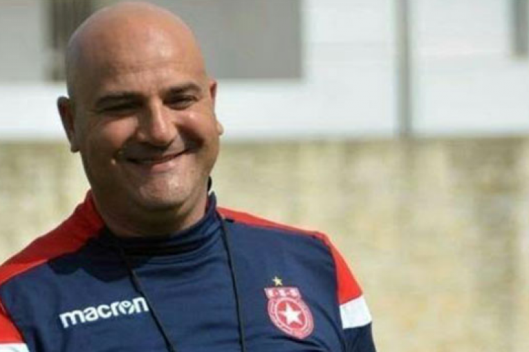 الكاف يجمّد نشاط المدرب التونسي رفيق المحمدي خمس سنوات بسبب التزوير
