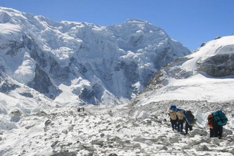 الهند: مصرع 10 وفقدان 18 بانهيار جليدي في جبال هملايا
