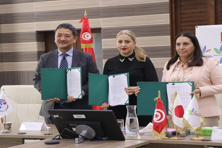 وزارة البيئة توقع مع أطراف شريكة مذكرة تفاهم لمساعدة المدن الافريقية على إدارة النفايات