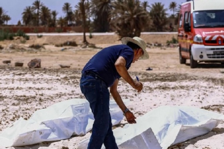 جرجيس :التعرف على هوية جثة تعود لامرأة من ضحايا غرق مركب”الحرقة”