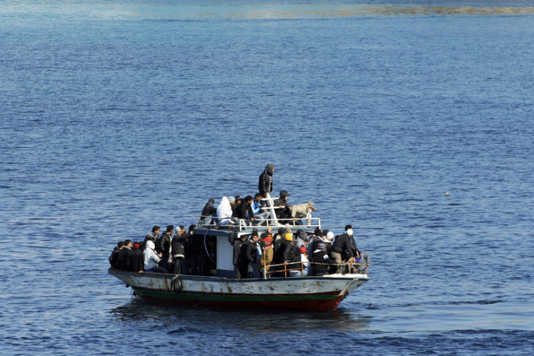 بنزرت: احباط عملية هجرة غير نظامية لثلاث اسر من بينهم رضيعة