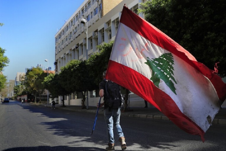 موجة اقتحامات المصارف اللبنانية تعود إلى الواجهة من جديد