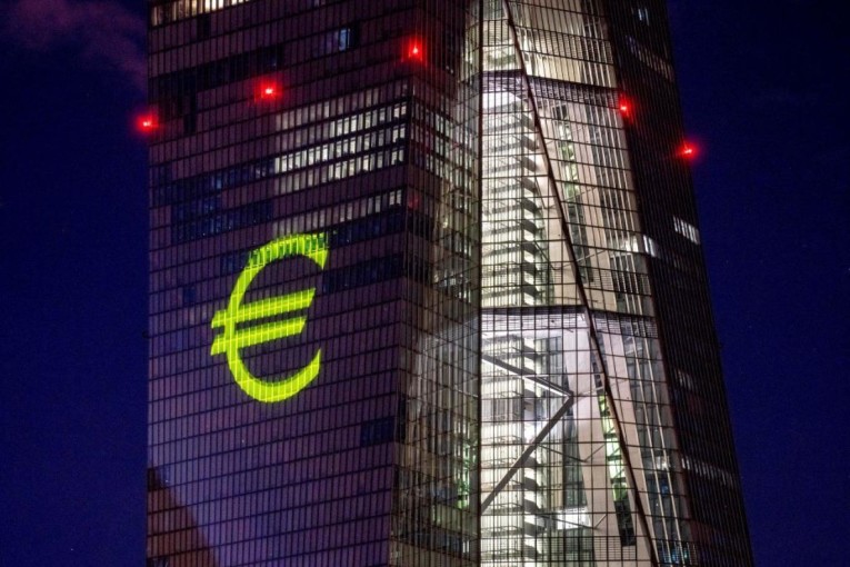 التضخم في منطقة اليورو يتخطى التوقعات