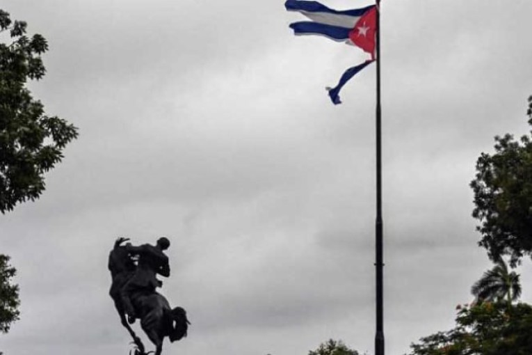 أمريكا تقدم لكوبا مساعدة إنسانية بقيمة مليوني دولار