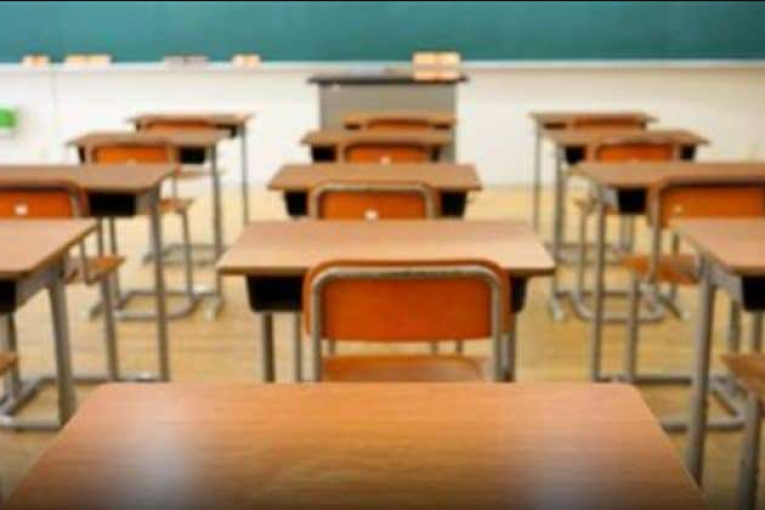 منظمة التربية والأسرة تدعو النواب والمتعاقدين إلى المبادرة بالعودة إلى التدريس