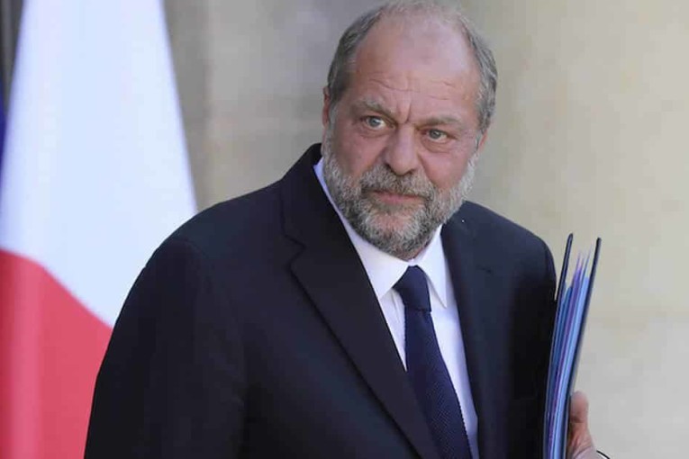 وزير العدل الفرنسي يمثل أمام القضاء