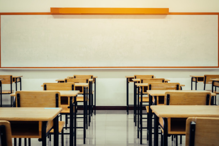 المنستير: خريجو علوم التربية يحتجون ويطالبون بانتدابهم برتبة أستاذ