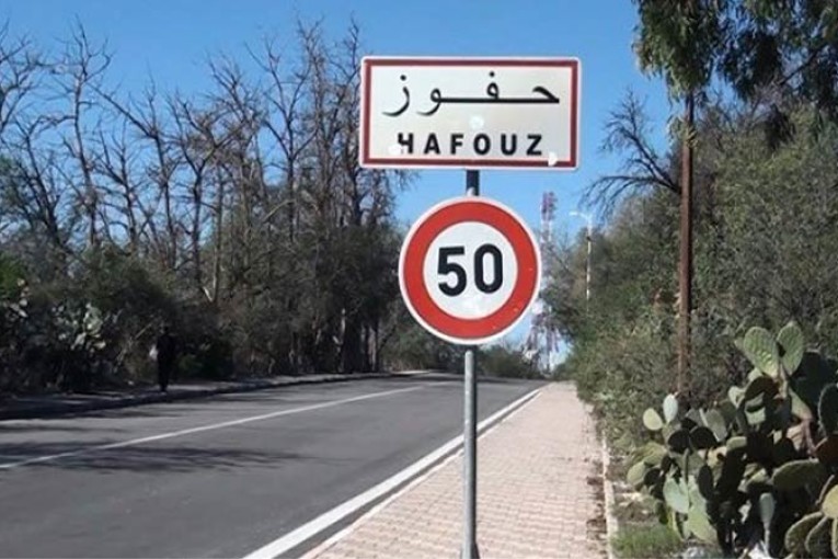 محتجون يغلقون الطريق بين حفوز و القيروان بسبب غياب النقل المدرسي‎‎