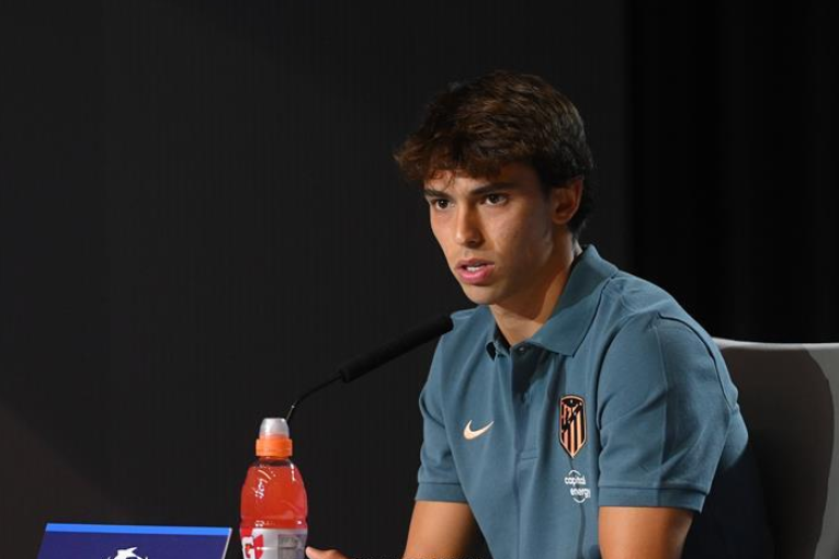 جواو فيليكس في طريقه للرحيل عن أتلتيكو