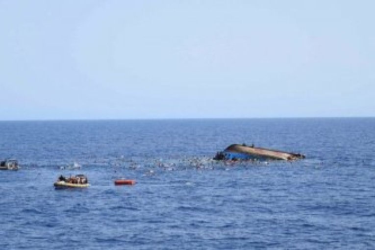 جرجيس تُشيّع جثامين ضحايا فاجعة غرق مركب الهجرة غير النظامية