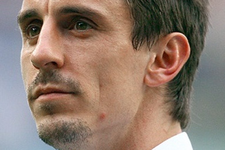 نيفيل يرشح مطارد هالاند لقائمة إنجلترا المونديالية