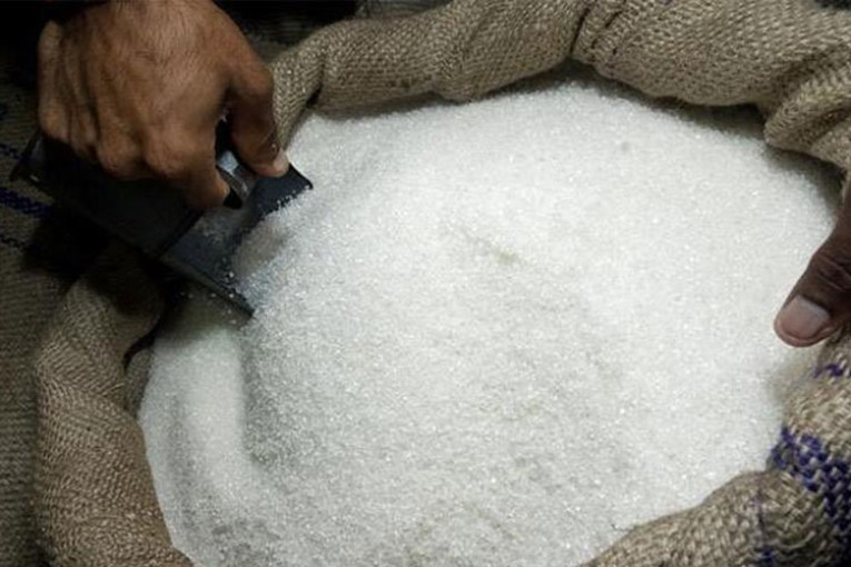 الكاف: إستكمال عملية توريد 20 الف طن من السكر من الجزائر