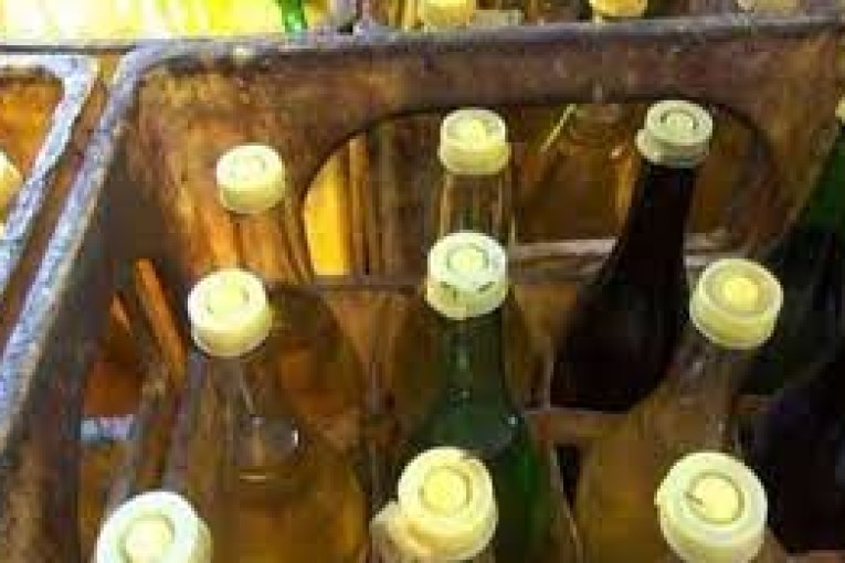 مسؤول بوزارة التجارة: الزيت المدعّم متوفر حاليا.. ولن يتم الترفيع في اسعار المواد الاساسية