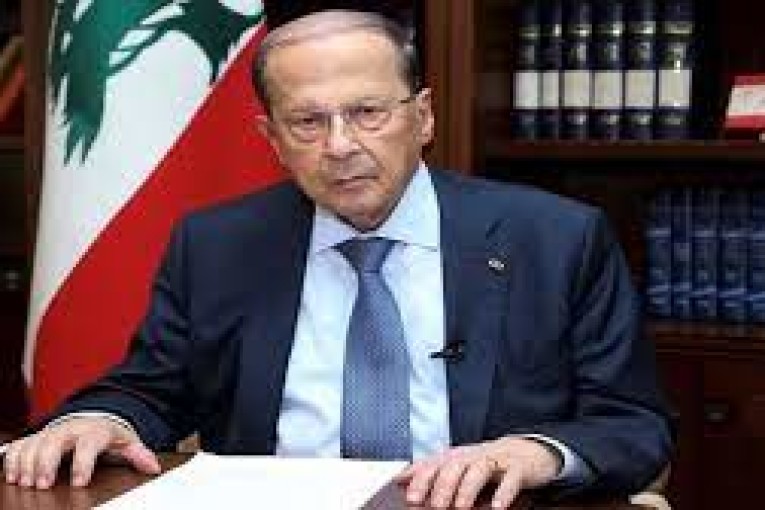 عون يحذّر من “فوضى دستورية” في لبنان