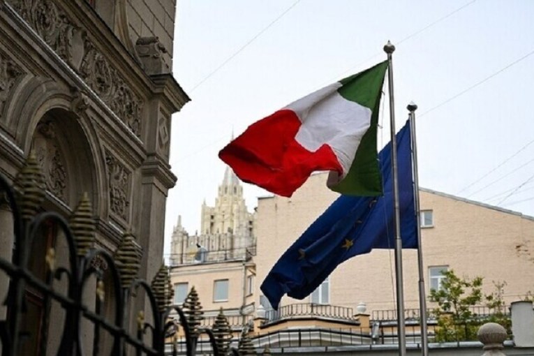 إيران تدعو رعاياها لمغادرة أوكرانيا