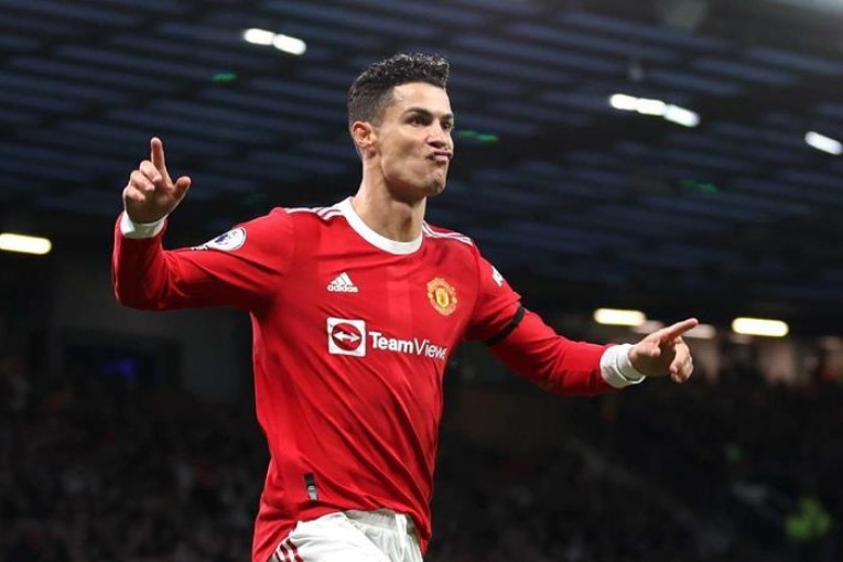 مانشستر يونايتد يدرس فسخ عقد رونالدو