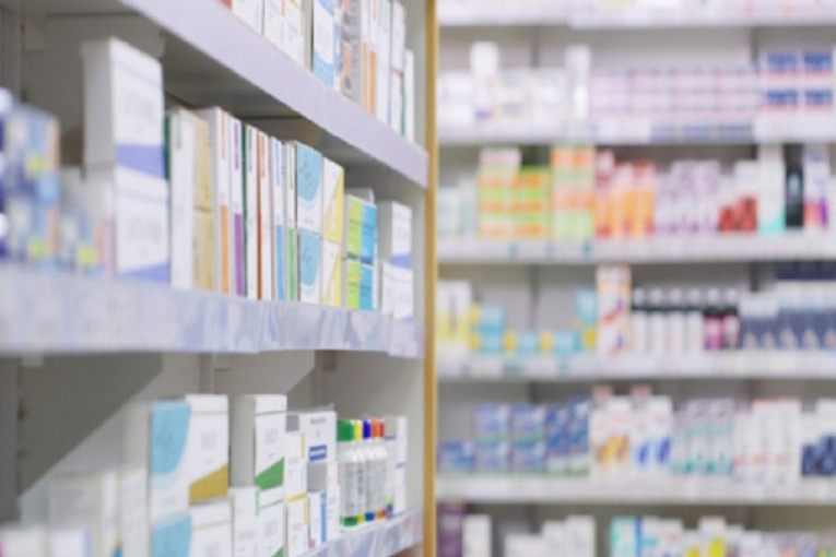 إيقاف نشاط توزيع الأدوية.. هيئة الصيادلة تدعو الحكومة للتدخّل العاجل