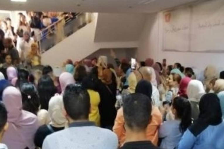 مندوبية التربية بأريانة: تواصل اعتصام المعلمين وآلاف التلاميذ دون دراسة