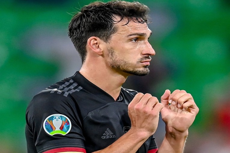 هوميلز يوضح موقفه من التجديد لدورتموند