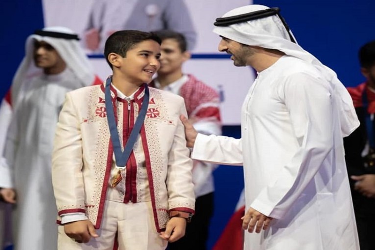 التلميذ التونسي آدم القاسمي يفوز بالمرتبة الثانية في مسابقة تحدي القراءة العربي