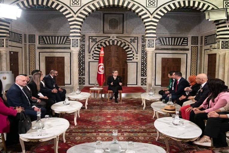 بودن تستقبل مجموعة من المنتخبين الشرعيين في المجالس البلدية الأوروبية من أصل تونسي