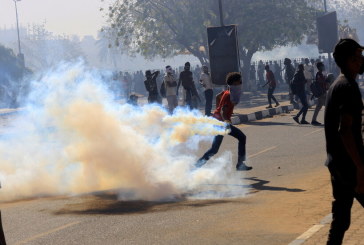 السودان: إصابة 30 متظاهرا في مواجهات مع الشرطة