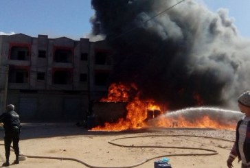 اشتعال سيارة بالكامل في حريق بمحلّ لبيع المحروقات المهرّبة بقفصة