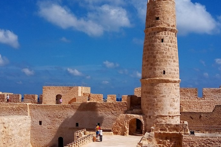 موقع ”القديمة” بالمنستير: اكتشاف جدران مبنية بطريقة ”البيزيه” من القرن الخامس والسادس ميلادي