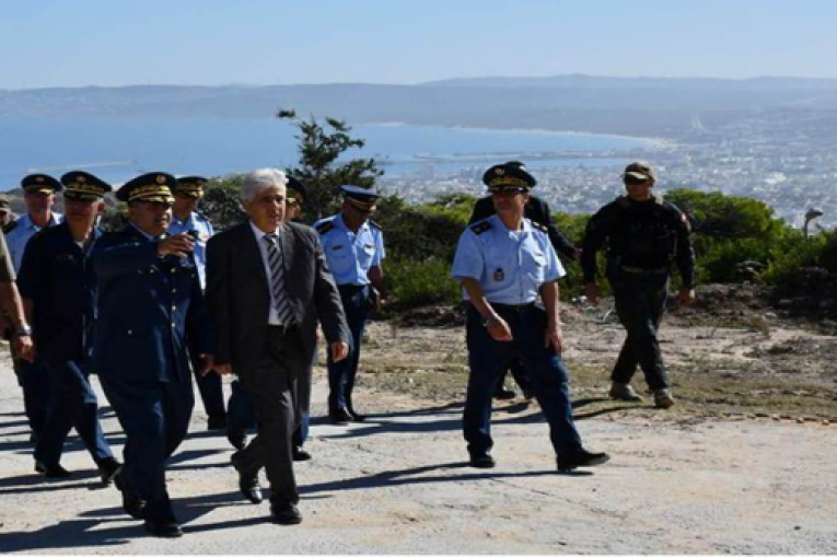 وزير الدفاع يزور قاعدة الدفاع الجوي ومركز العمليات لمنطقة الشمال ومحطة الرادار الرئيسية بجبل الكبير ببنزرت