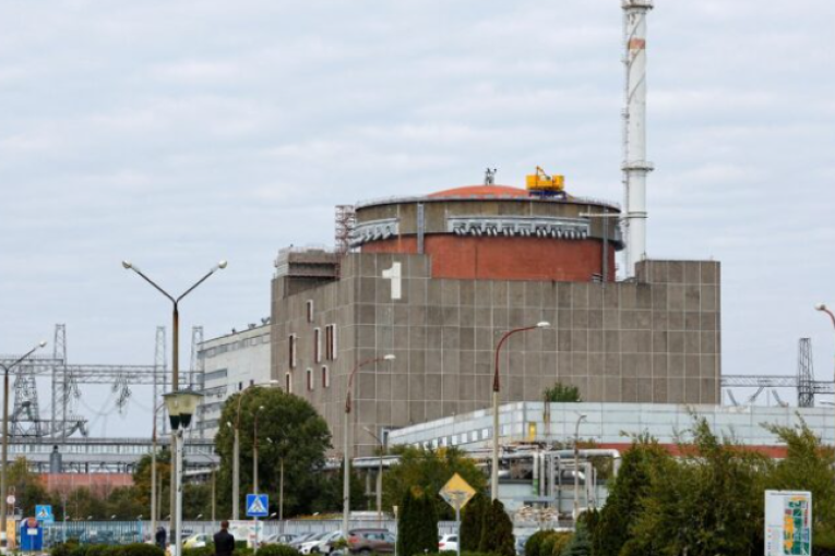 وكالة الطاقة الذرية تدين تعرض محطة زابوريجيا النووية لهجوم