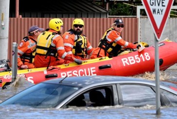 أستراليا تكثف جهود الإنقاذ مع استعداد المدن لذروة الفيضانات