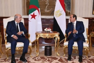 الجزائر : رئيس الجمهورية يجري محادثة مع نظيره المصري