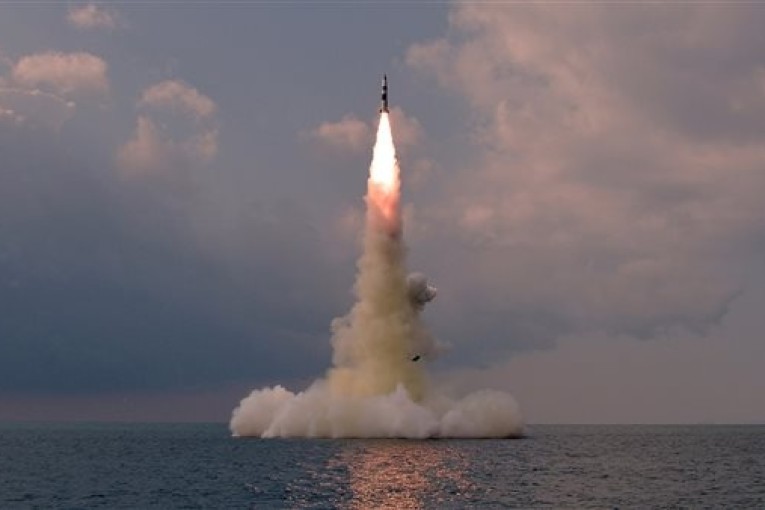 كوريا الشمالية تطلق صاروخا بالستيا باتجاه بحر اليابان