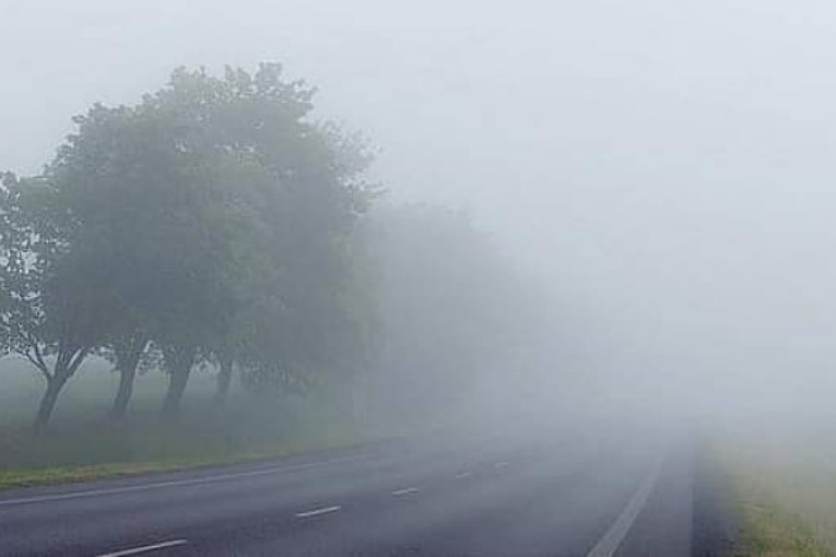 ضباب يتسبب في انخفاض مدى الرؤية الأفقية