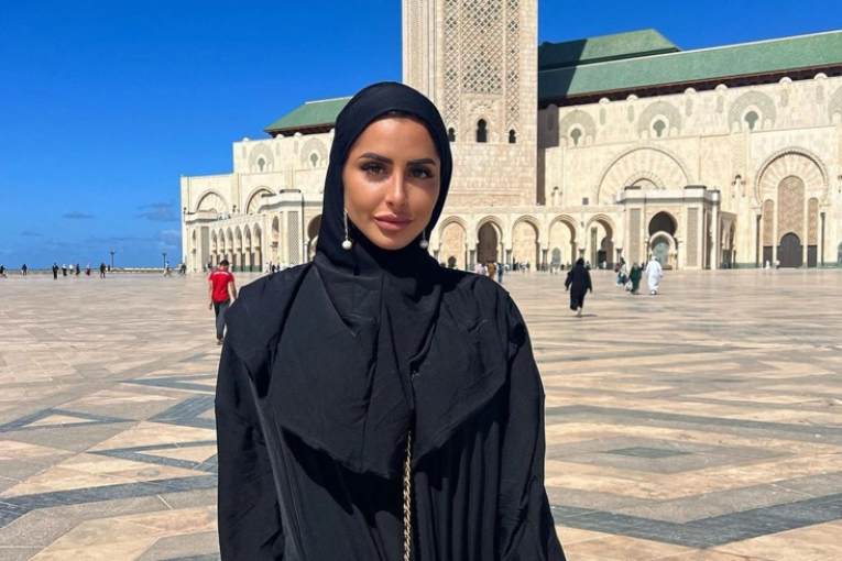 مارين الحيمر نجمة تلفزيون الواقع في فرنسا تعلن إسلامها