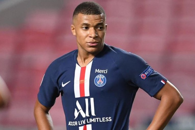 تأخر الراتب وراء طلب مبابي للرحيل عن باريس