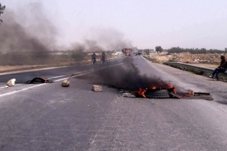 المهدية: غلق الطريق على خلفيّة قرار منع تصدير مادة الفيتورة ومكوّناتها