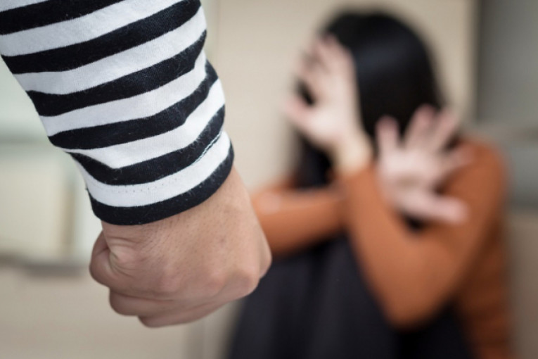 أكثر من 700 إشعار للعنف ضد المراة خلال عشرة أشهر