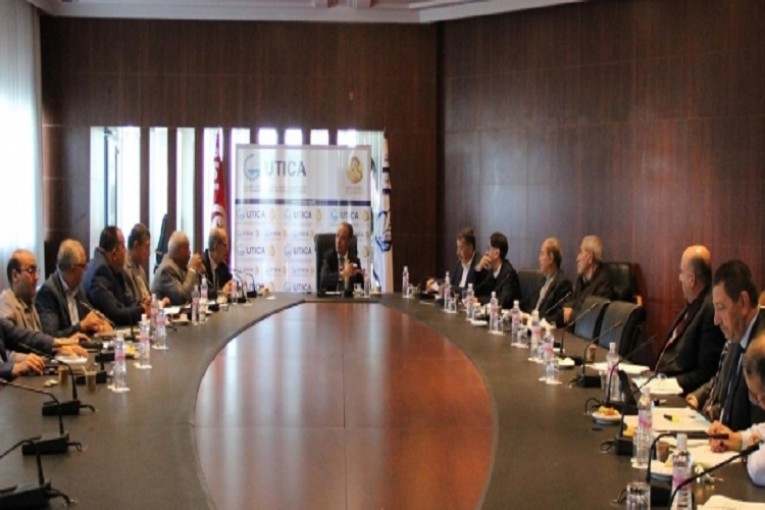 رؤساء الاتحادات الجهوية للأعراف يرفضون الأعباء الجبائية الإضافية بمشروع قانون المالية