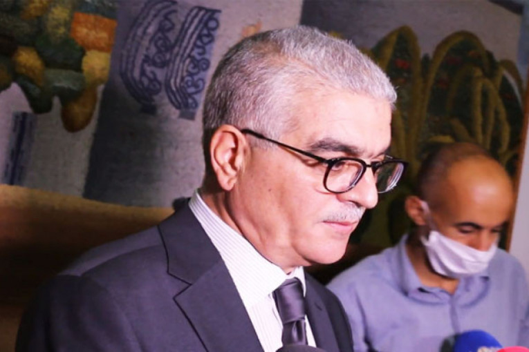 وزير التربية يدعو المربين إلى مراعاة انتظار الأهالي ورفع حجب الأعداد