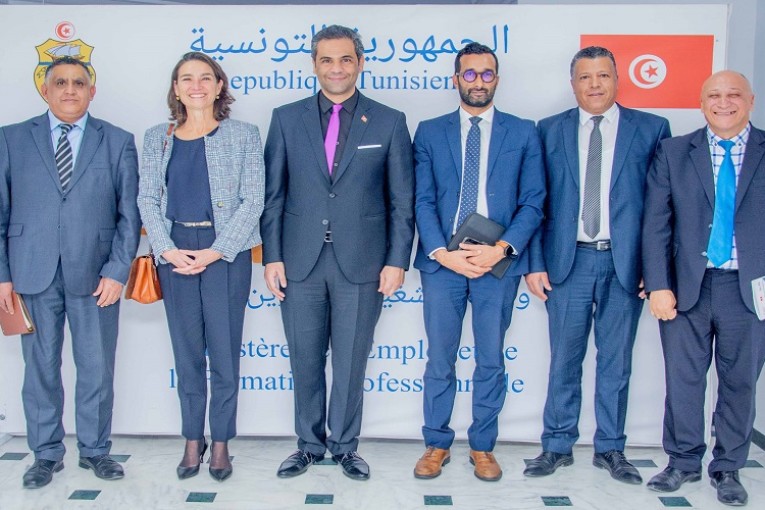 وزارة التشغيل: مؤسسة ألمانية مختصة في صناعة الهيدروجين الاخضر ترغب في تركيز أول منصة للإنتاج والتصدير في المجال في تونس