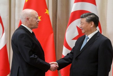 رئيس الجمهورية قيس سعيّد يلتقي الرئيس الصيني و إتفاق  على تنفيذ مشاريع تنموية واستثمارية بتونس