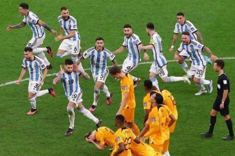 لاعب هولندي كان يستفزهم.. أوتاميندي يكشف سر الفرحة المستفزة للاعبي الأرجنتين